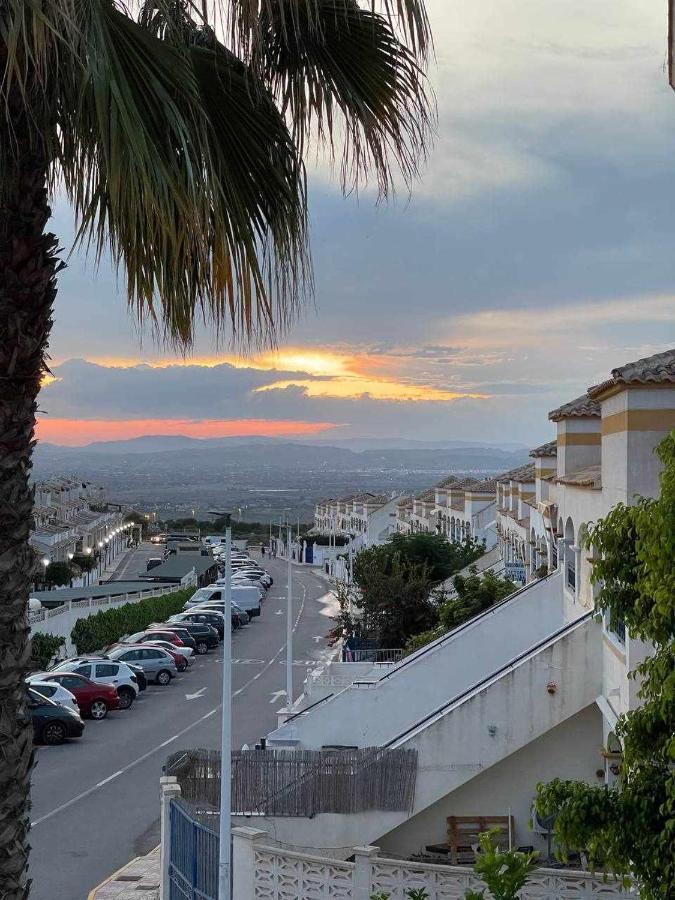 El Mundo Soleado Apartment ซานตาโปลา ภายนอก รูปภาพ